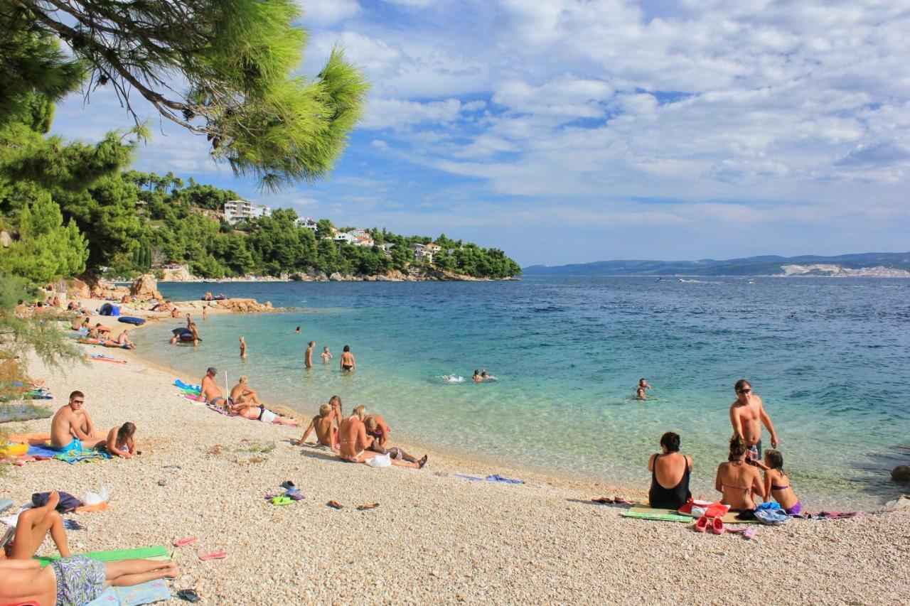 Apartments By The Sea Nemira, Omis - 5884 Tice Bagian luar foto