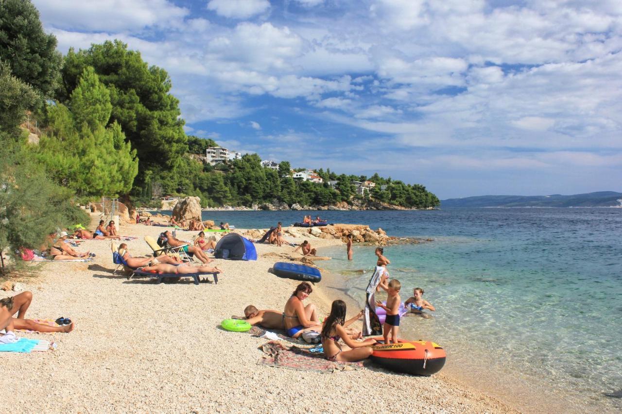 Apartments By The Sea Nemira, Omis - 5884 Tice Bagian luar foto
