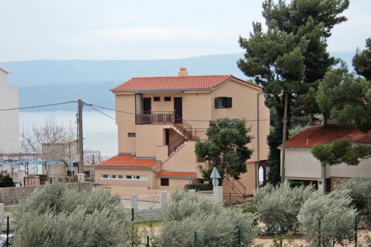 Apartments By The Sea Nemira, Omis - 5884 Tice Bagian luar foto