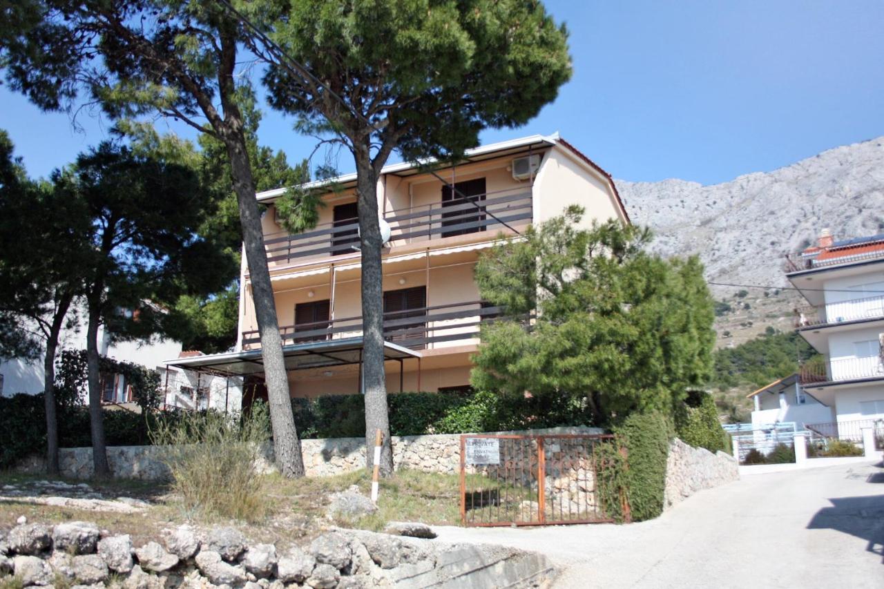 Apartments By The Sea Nemira, Omis - 5884 Tice Bagian luar foto
