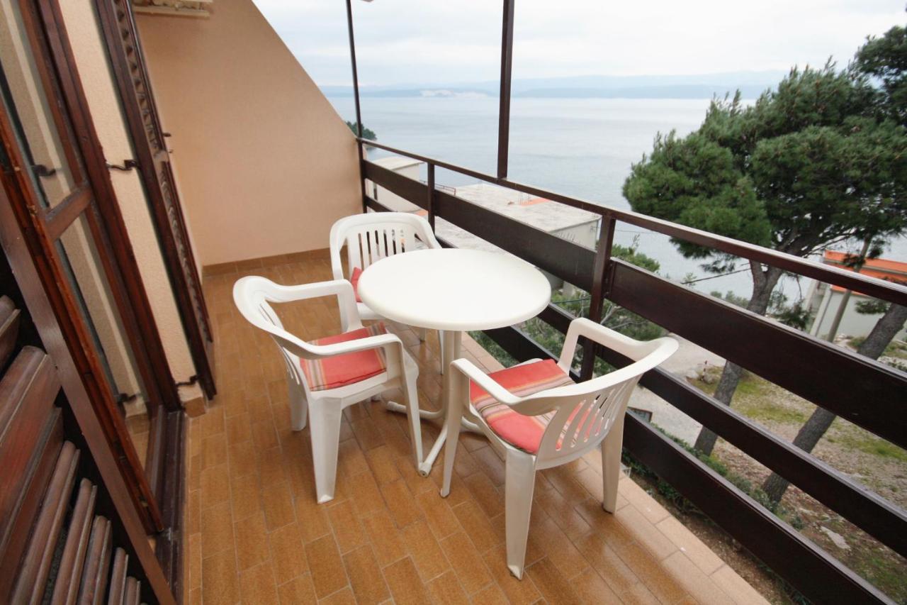 Apartments By The Sea Nemira, Omis - 5884 Tice Bagian luar foto